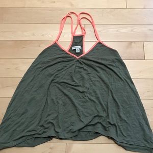 >Cute American eagle top!!